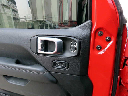 Jeep Wrangler — photo 11