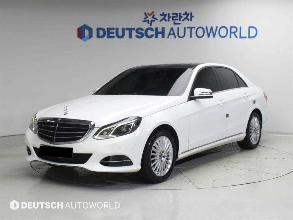 Mercedes-Benz E-Class — photo 01