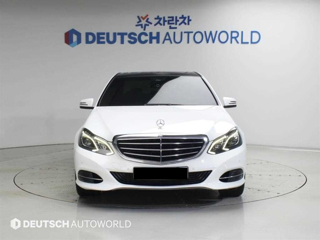 Mercedes-Benz E-Class — photo 03