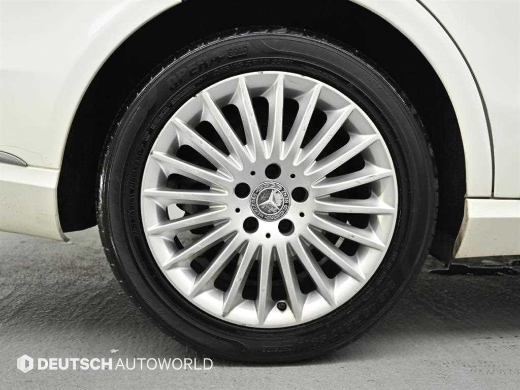 Mercedes-Benz E-Class — photo 05