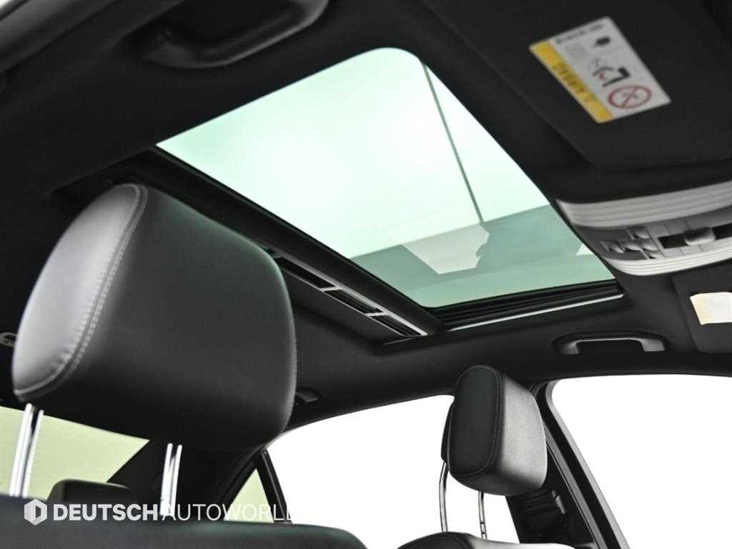 Mercedes-Benz E-Class — photo 18