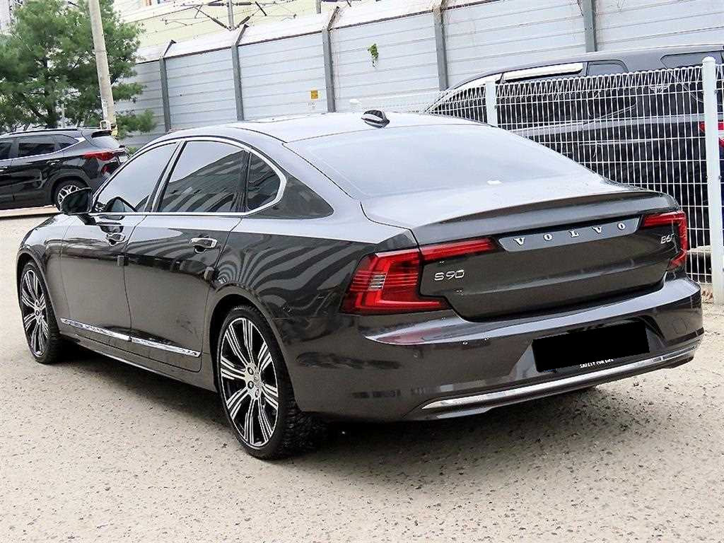 Volvo S90 — photo 03