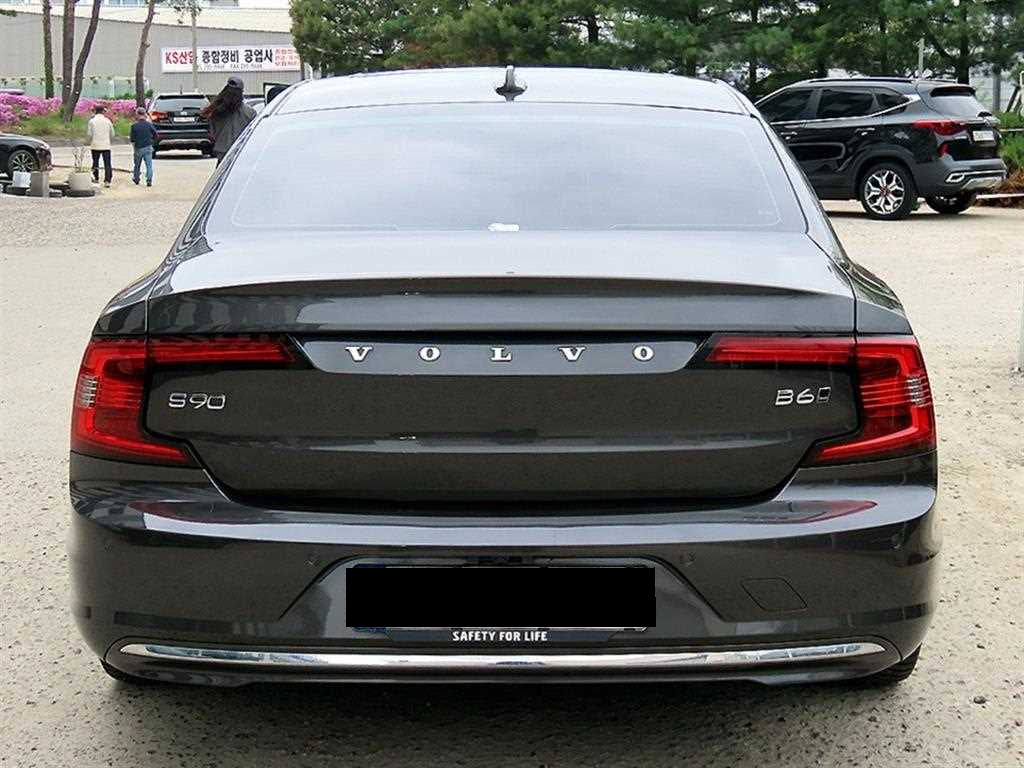 Volvo S90 — photo 04