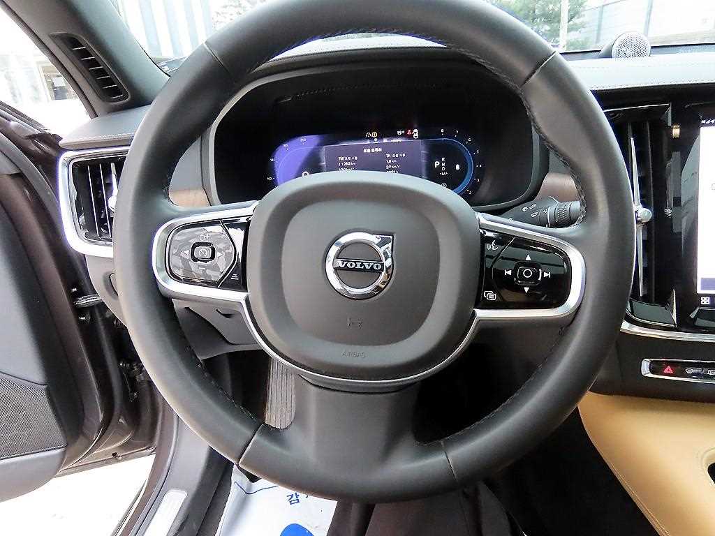 Volvo S90 — photo 08