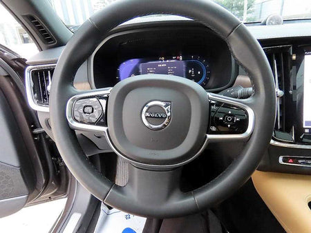 Volvo S90 — photo 08