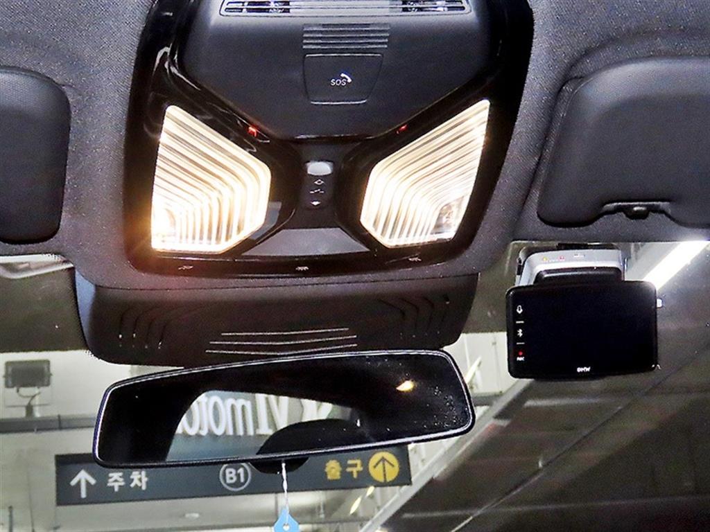 BMW iX3 — photo 15