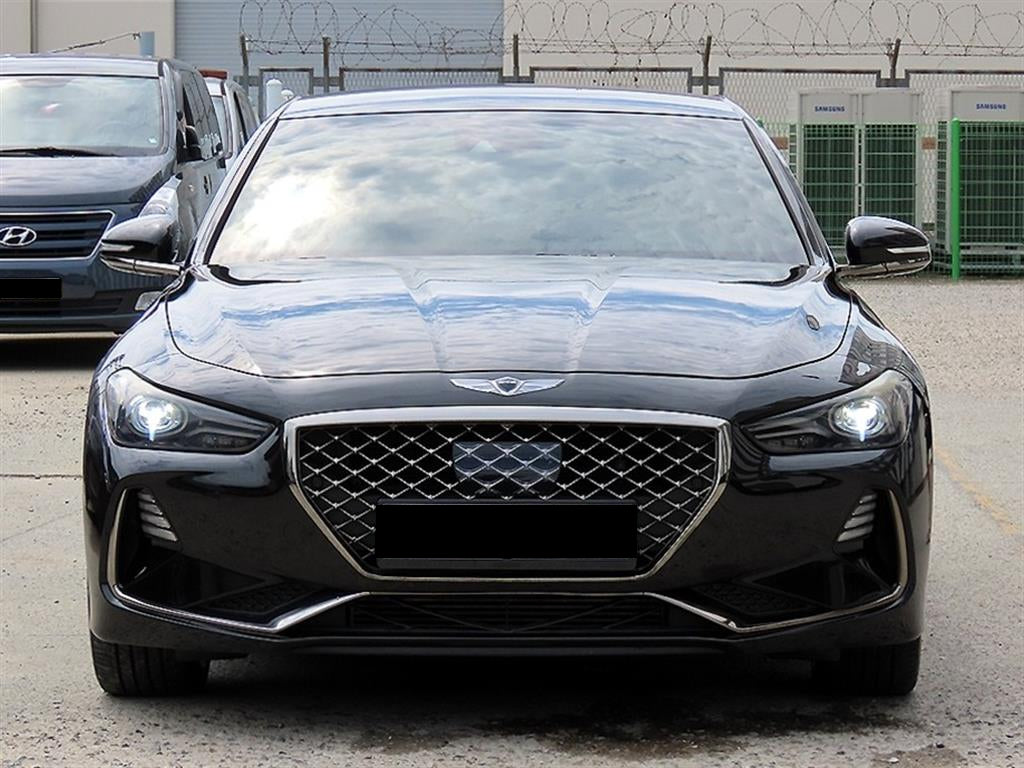 Genesis G70 — photo 01