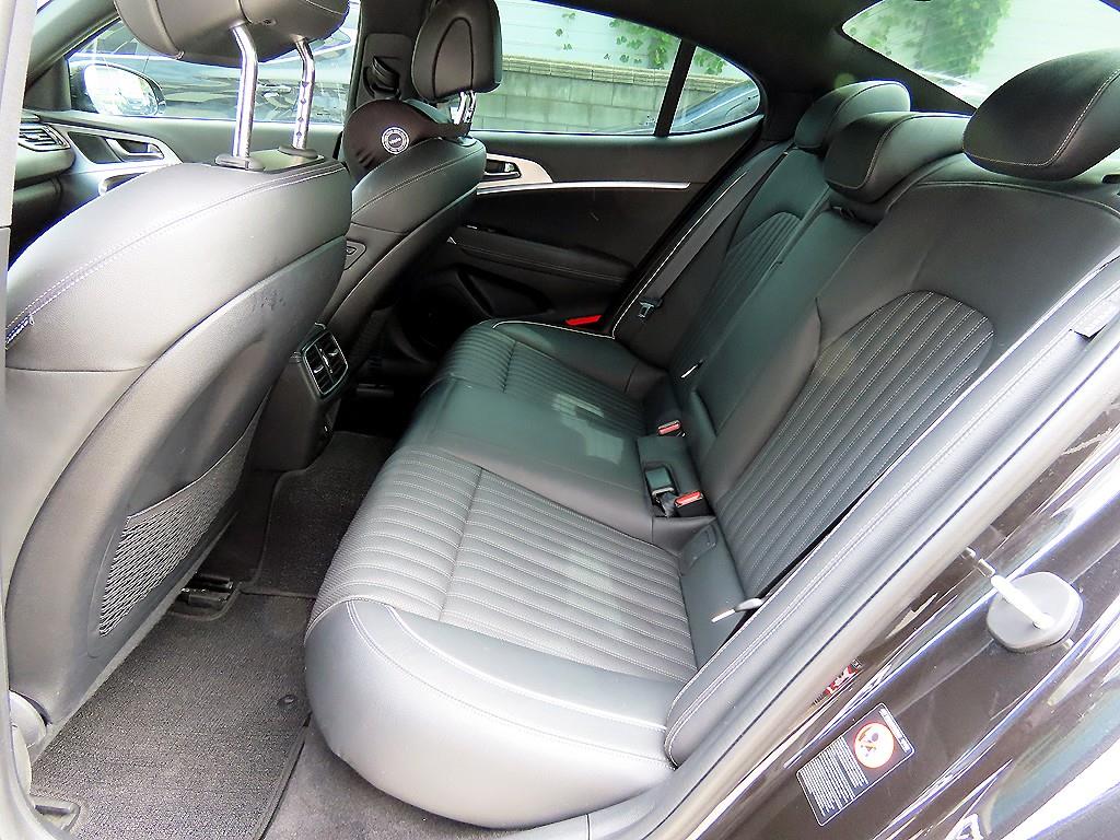 Genesis G70 — photo 06