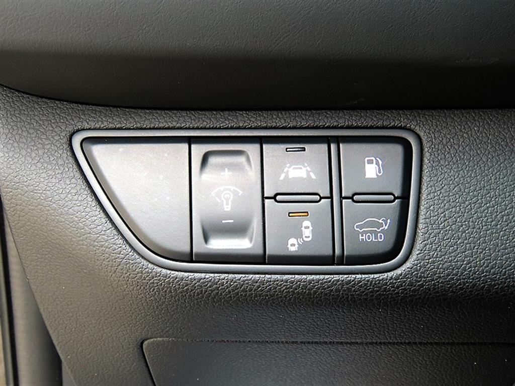 Genesis G70 — photo 13