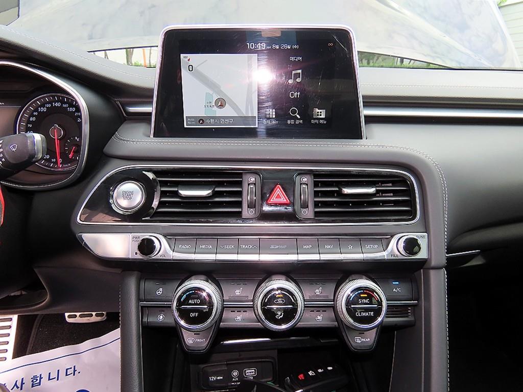 Genesis G70 — photo 14