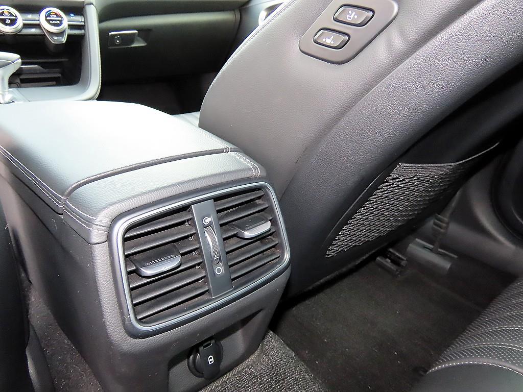 Genesis G70 — photo 17