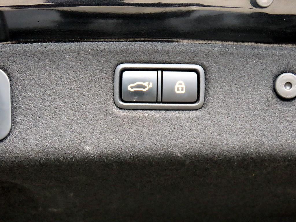 Genesis G70 — photo 18