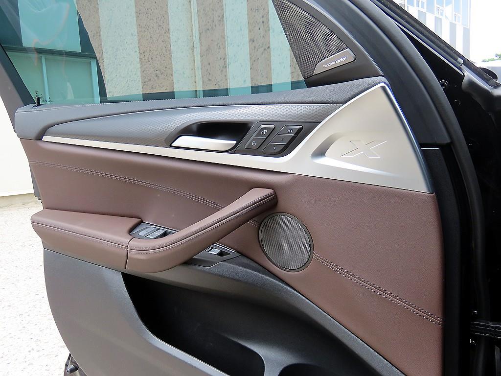 BMW X3 — photo 12