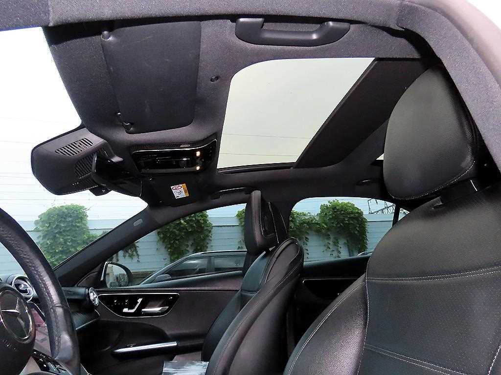 Mercedes-Benz C-Class — photo 18