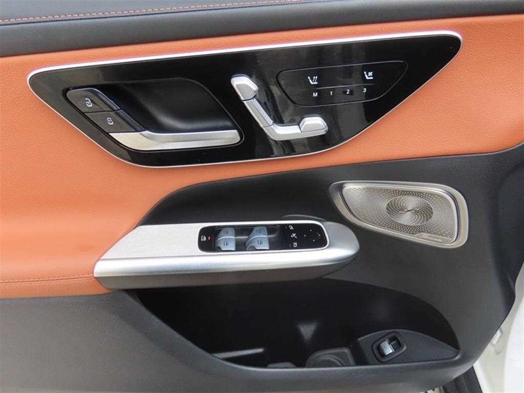 Mercedes-Benz GLC-Class — photo 07