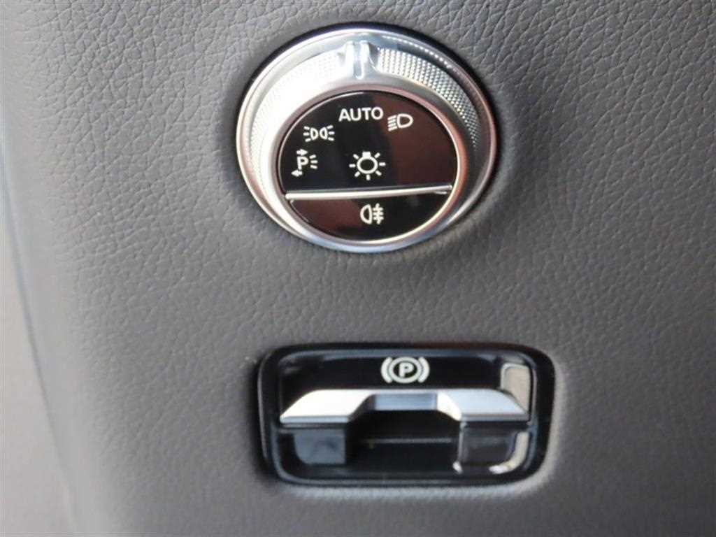 Mercedes-Benz GLC-Class — photo 11