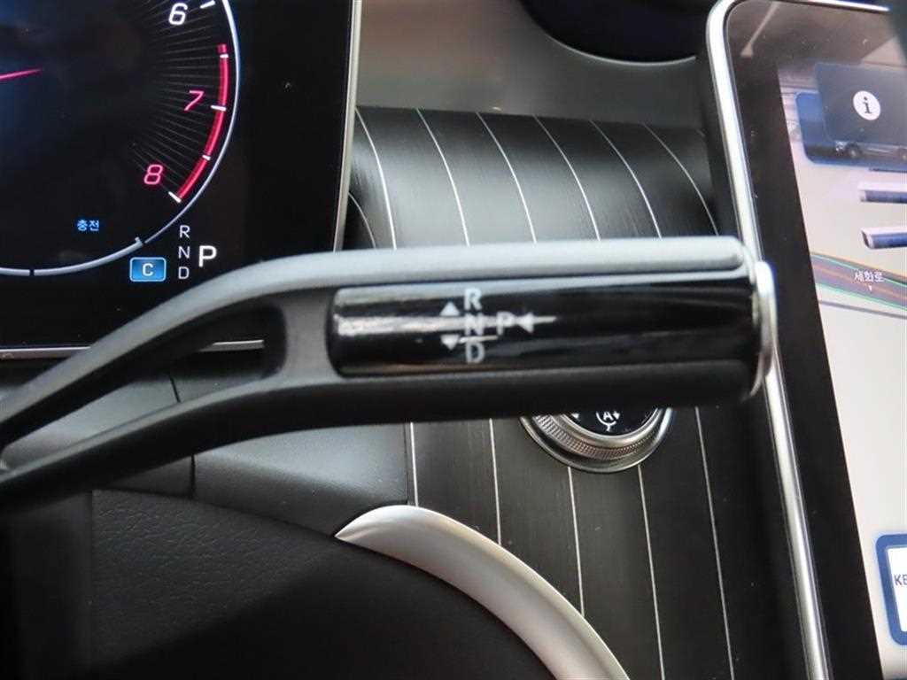 Mercedes-Benz GLC-Class — photo 15