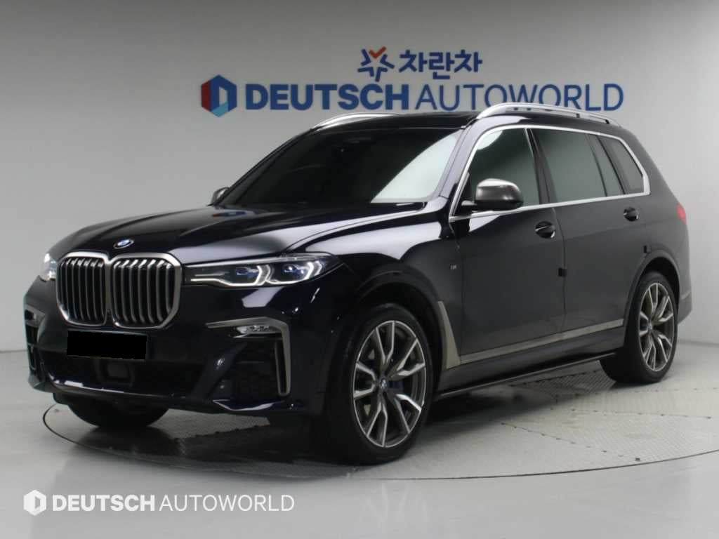 BMW X7 — photo 01