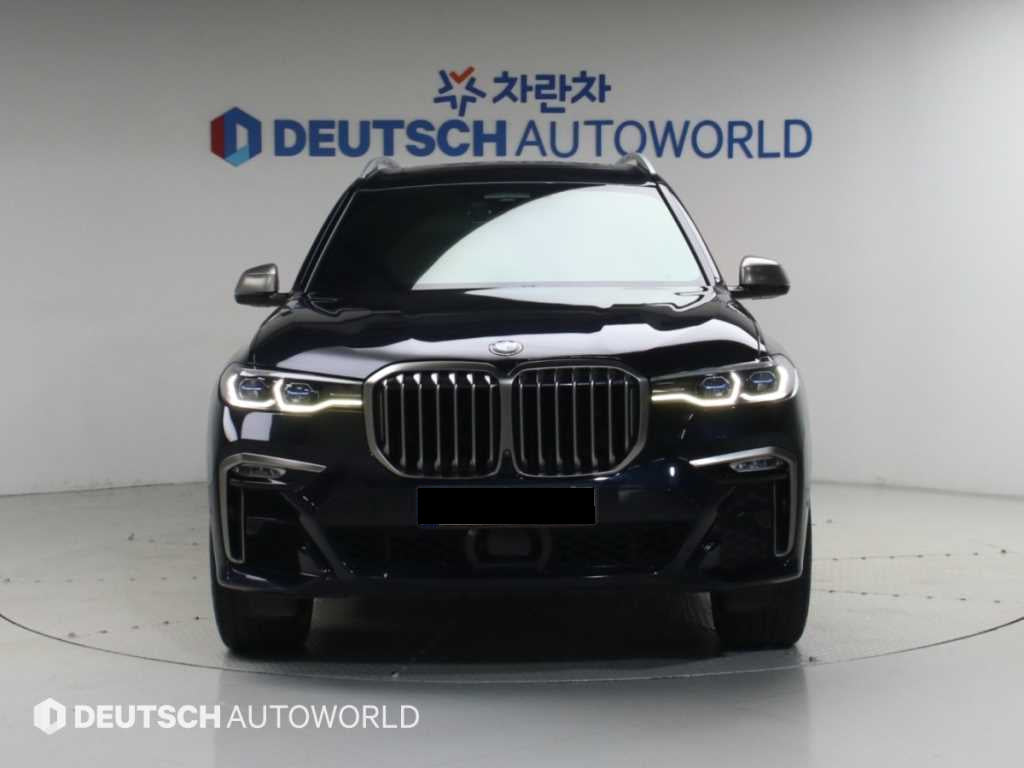 BMW X7 — photo 03