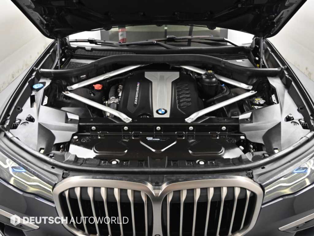 BMW X7 — photo 06