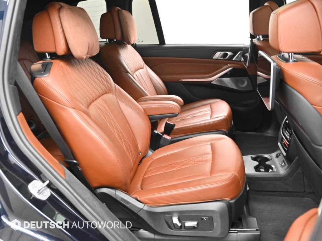 BMW X7 — photo 12