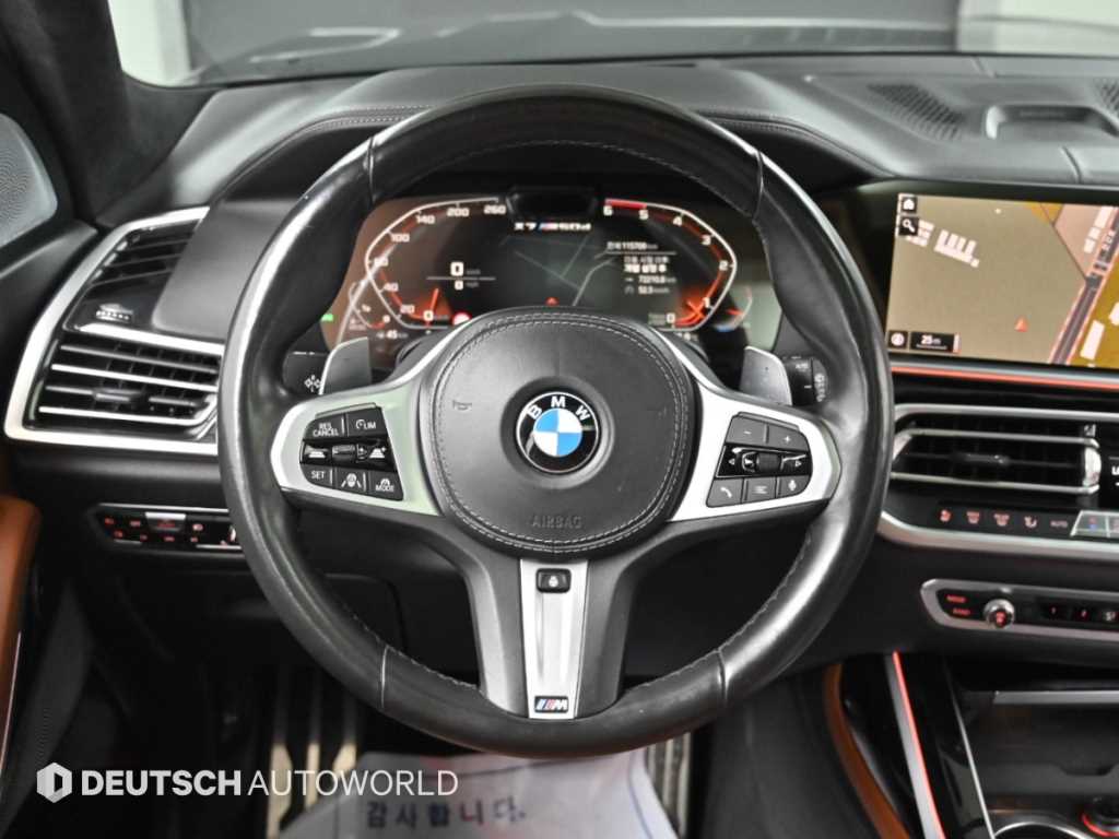 BMW X7 — photo 13