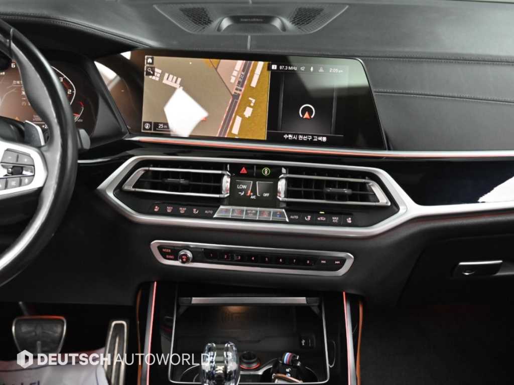 BMW X7 — photo 14