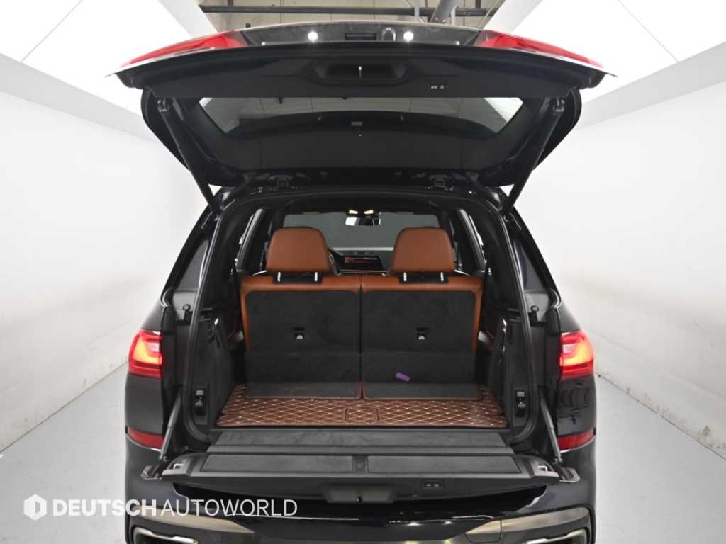 BMW X7 — photo 19