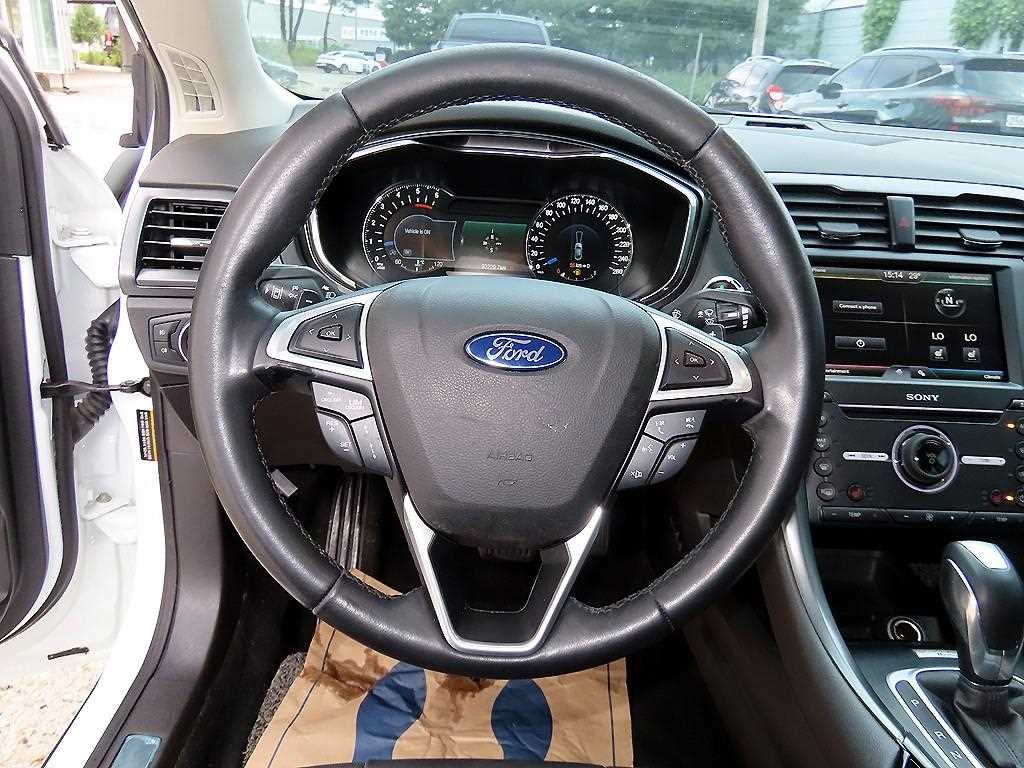 Ford Mondeo — photo 08