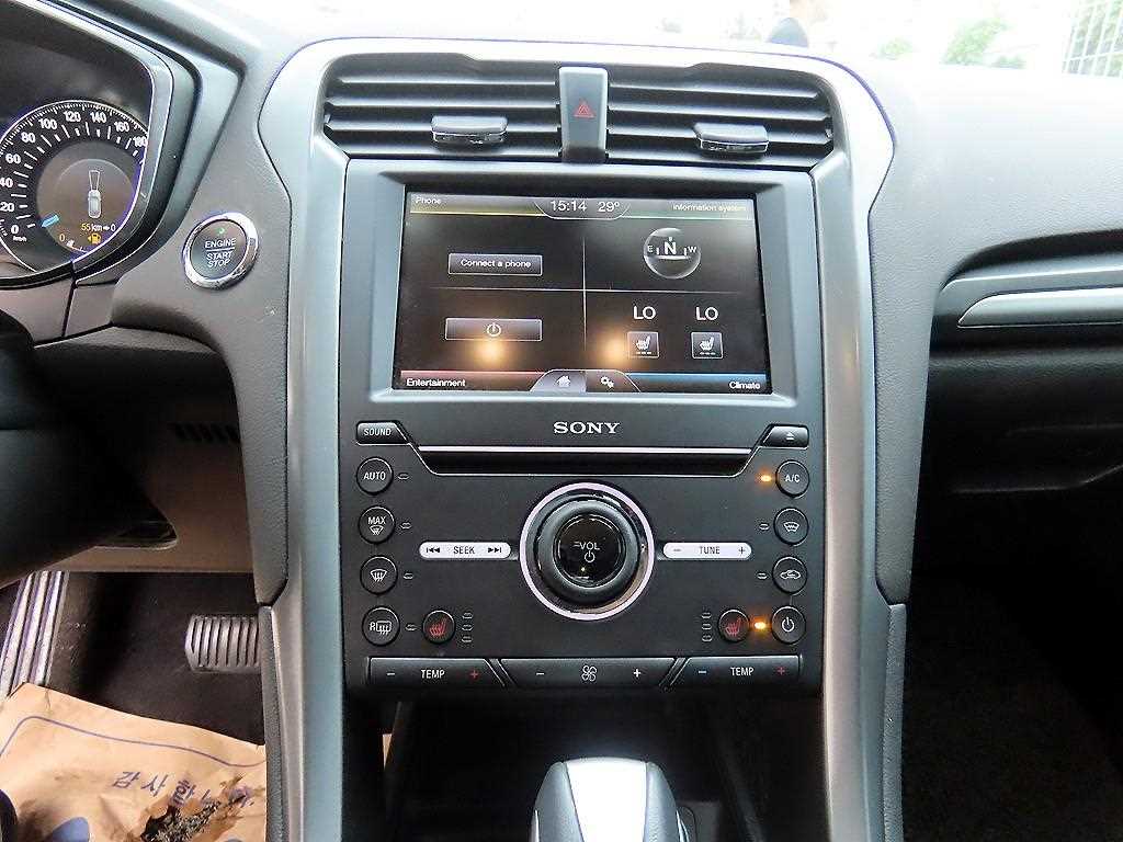 Ford Mondeo — photo 12