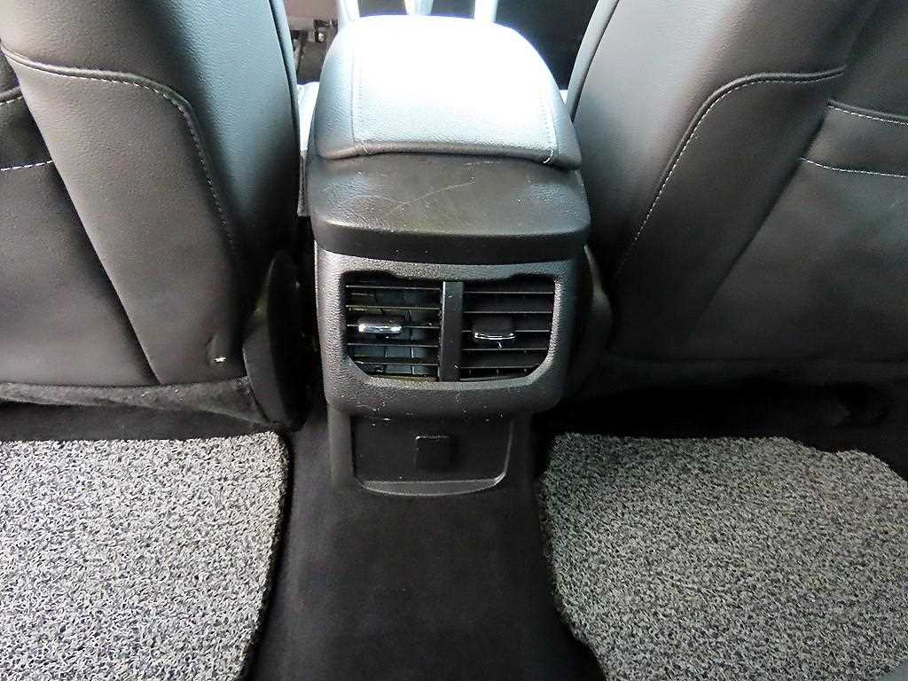 Ford Mondeo — photo 15