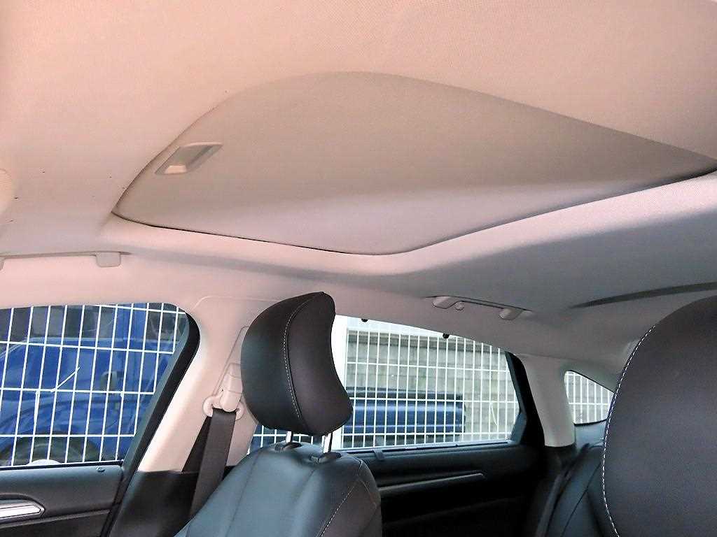 Ford Mondeo — photo 16