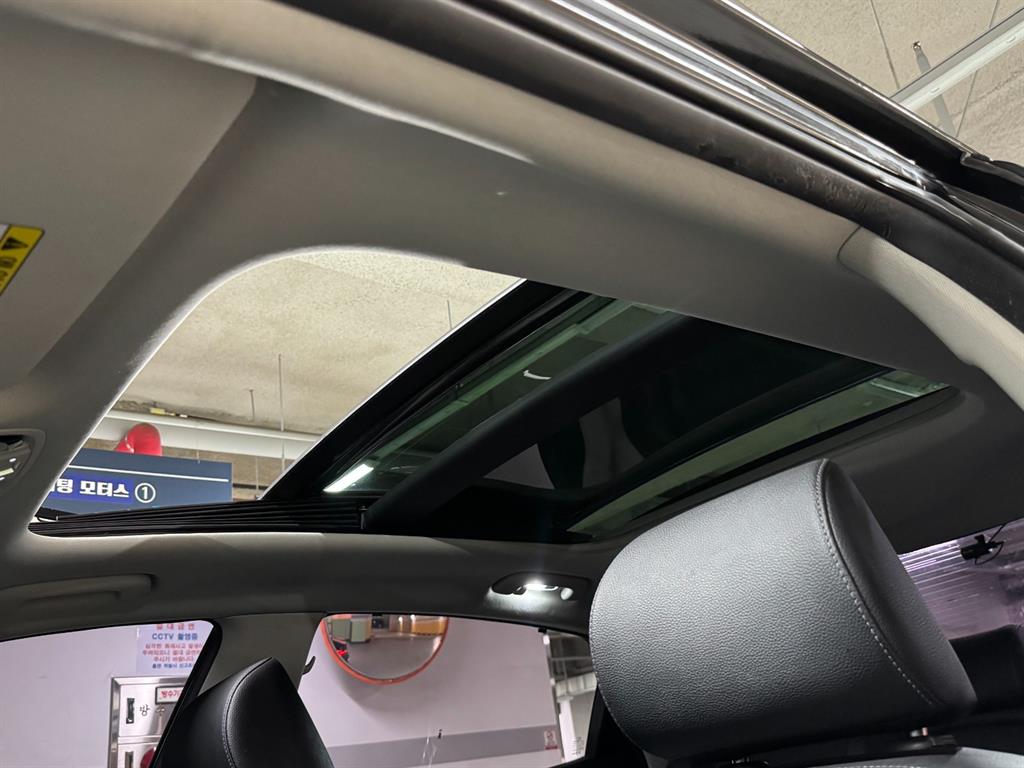 Kia K7 — photo 08