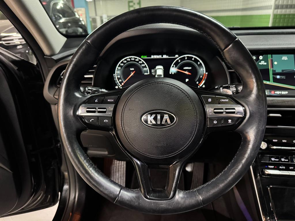 Kia K7 — photo 11