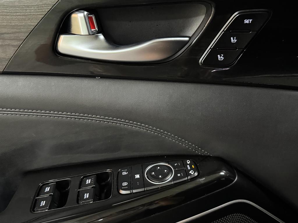 Kia K7 — photo 16