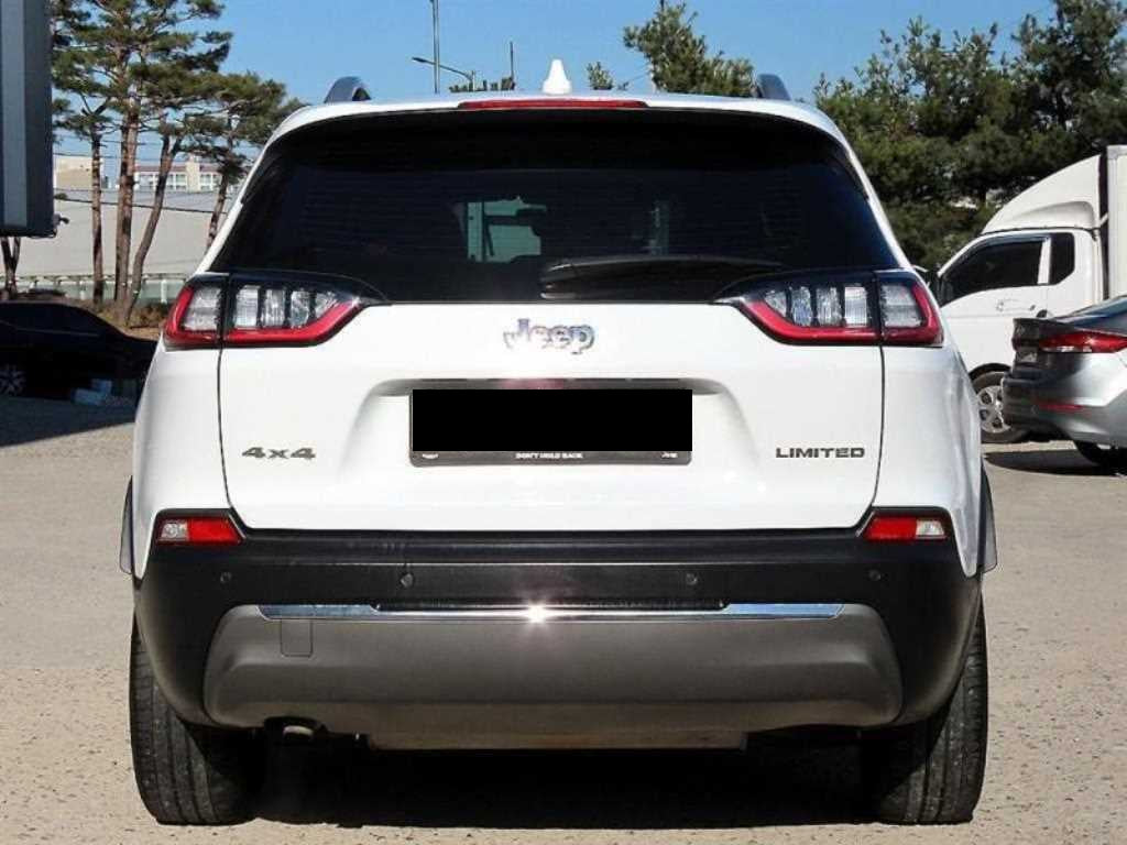 Jeep Cherokee — photo 04