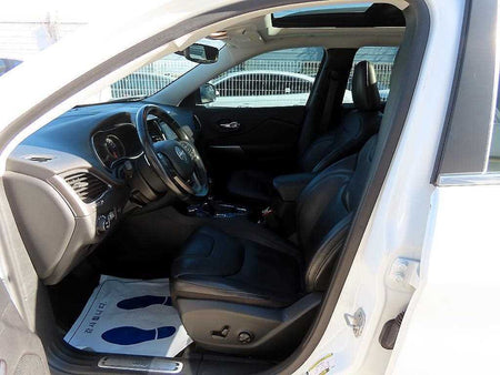 Jeep Cherokee — photo 05