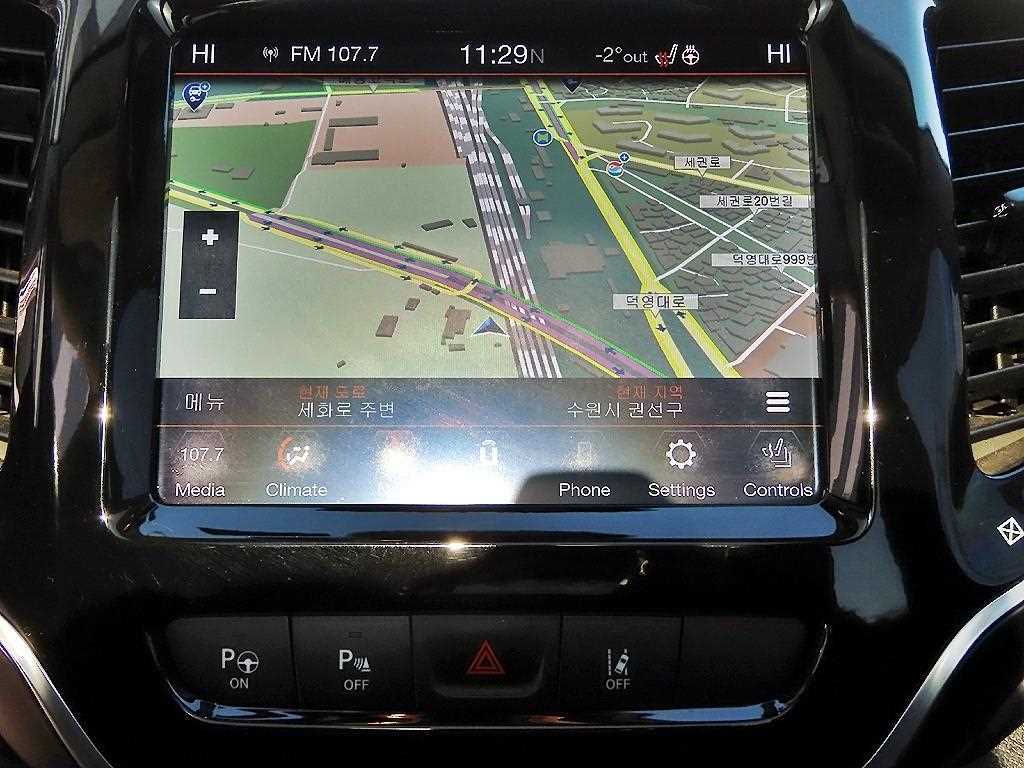 Jeep Cherokee — photo 13