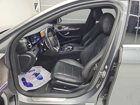 Mercedes-Benz E-Class — photo 11