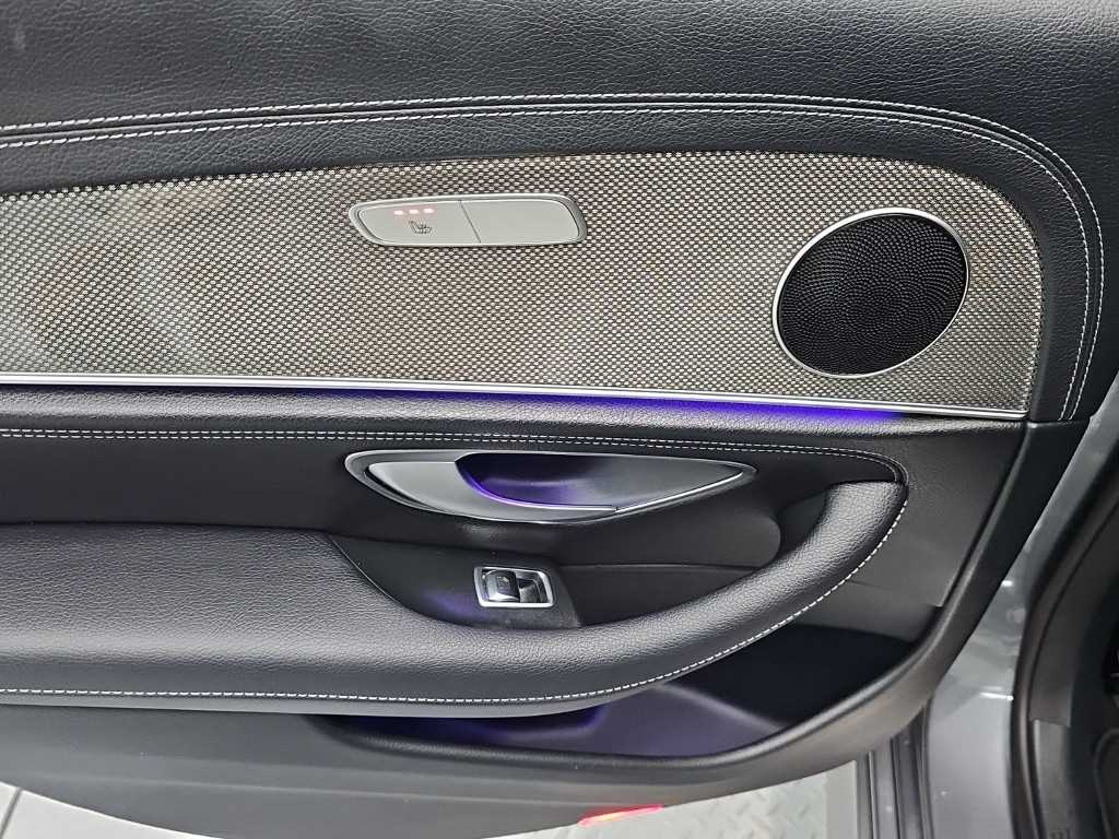 Mercedes-Benz E-Class — photo 13