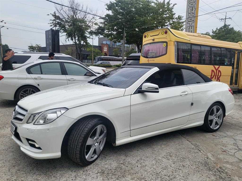 Mercedes-Benz E-Class — photo 03