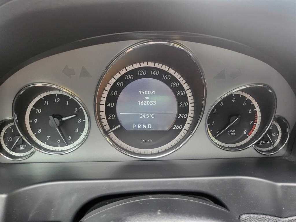 Mercedes-Benz E-Class — photo 07
