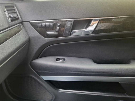 Mercedes-Benz E-Class — photo 10