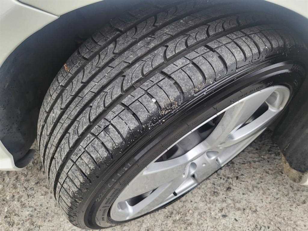 Mercedes-Benz E-Class — photo 16