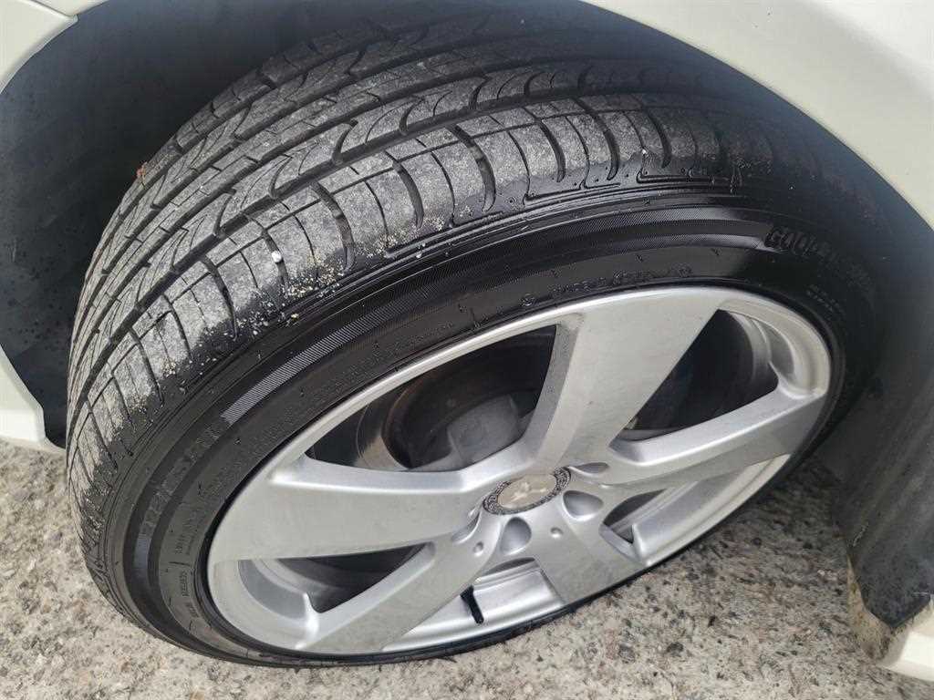 Mercedes-Benz E-Class — photo 17