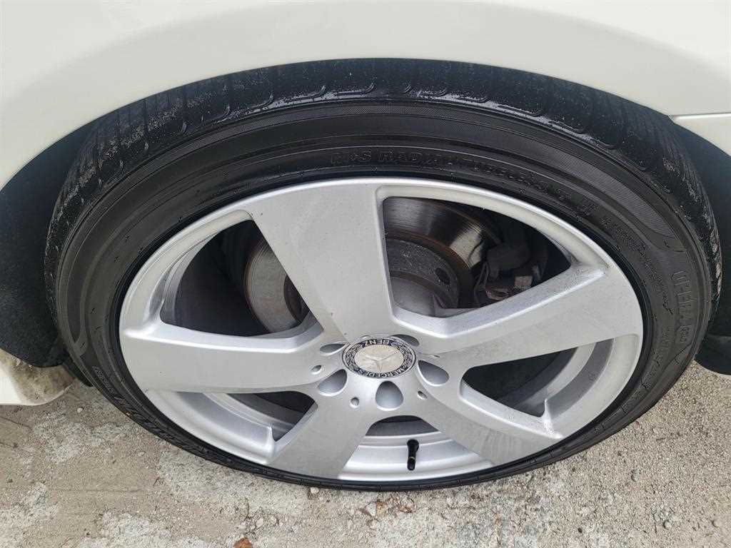 Mercedes-Benz E-Class — photo 18