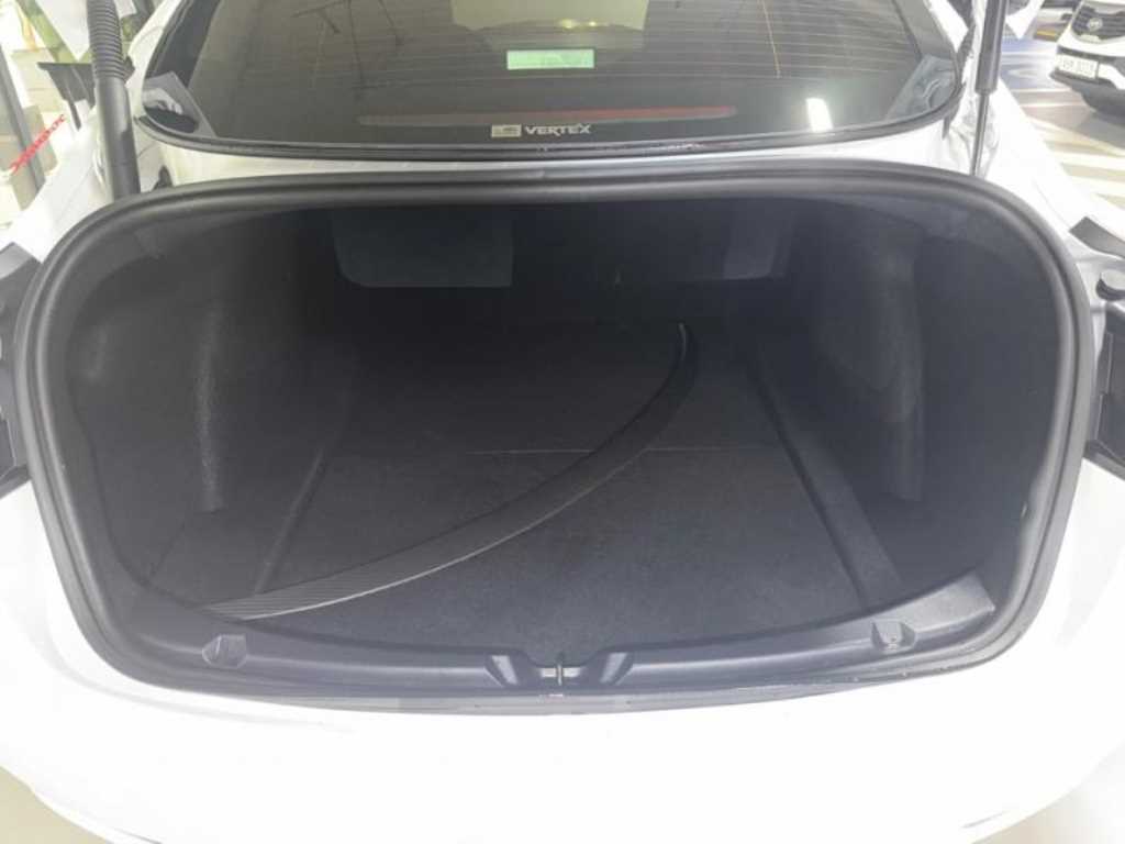 Tesla Model 3 — photo 17