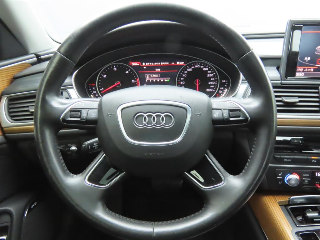 Audi A6 — photo 11