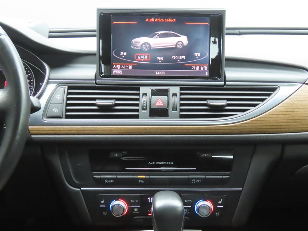 Audi A6 — photo 12