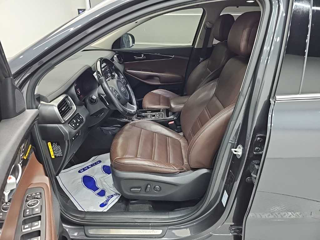 Kia Sorento — photo 11